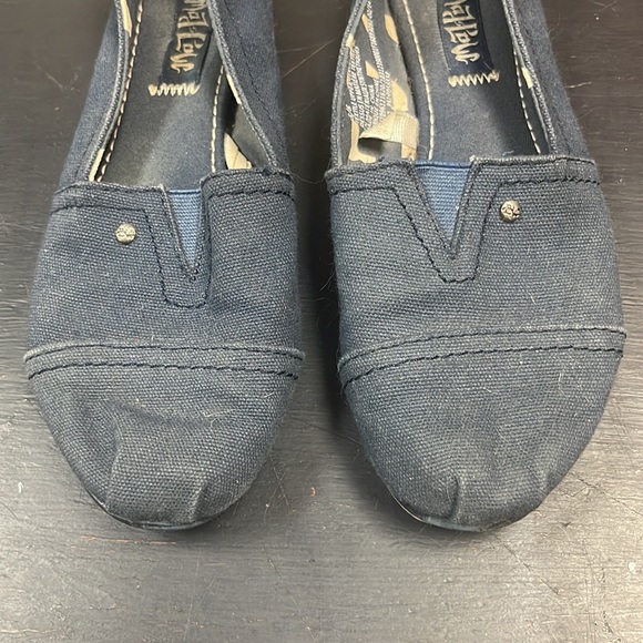 Shoes - Picture 3 of 5